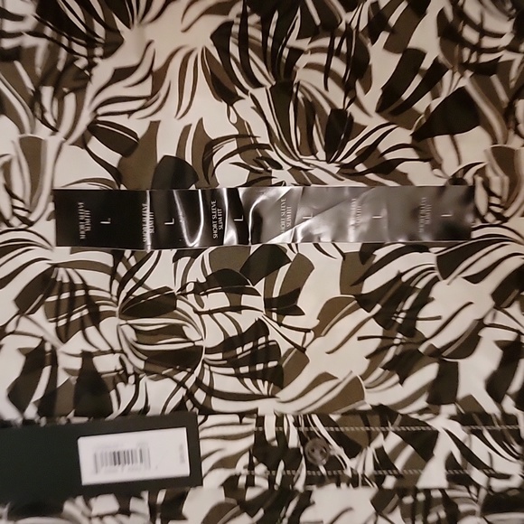 NEW Banana Republic Short Sleeve Button Up Hawaiian Shirt - Picture 5 of 5